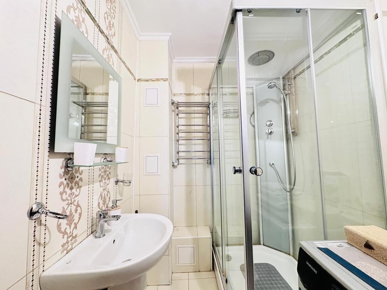 3 Ком Квартира На Абая Сейфуллина Almaty Exterior photo
