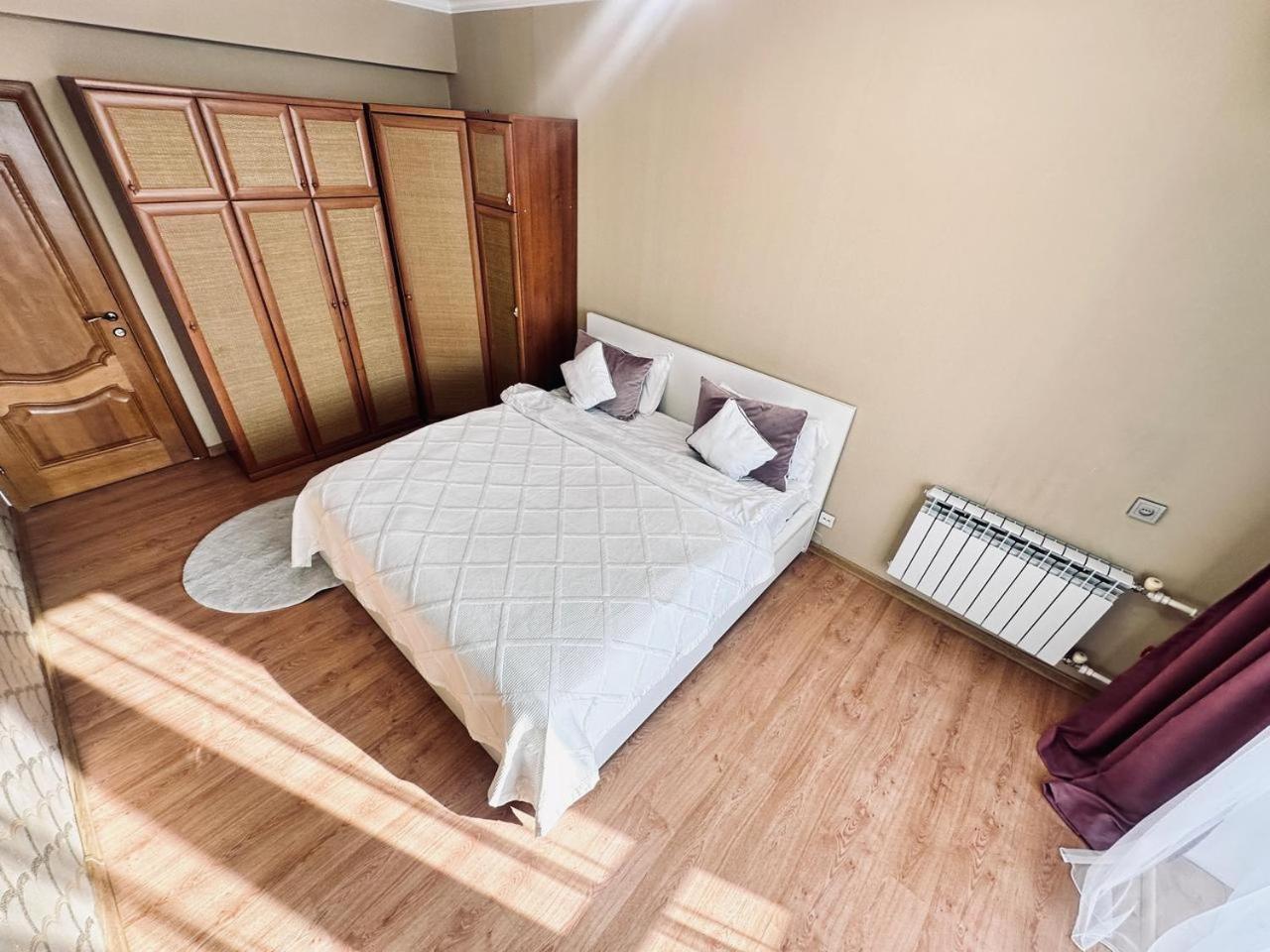 3 Ком Квартира На Абая Сейфуллина Almaty Exterior photo