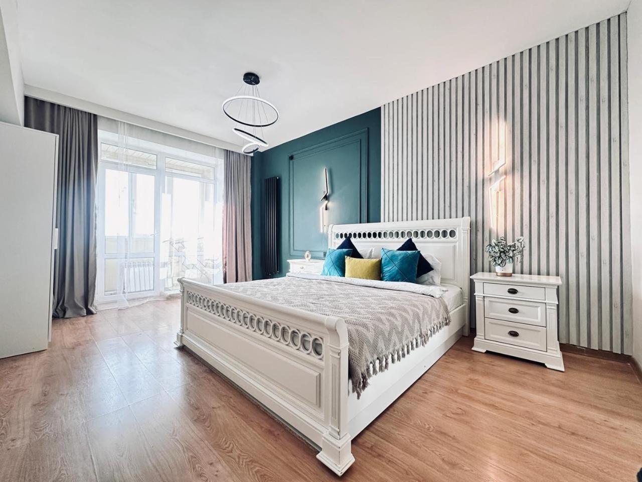 3 Ком Квартира На Абая Сейфуллина Almaty Exterior photo